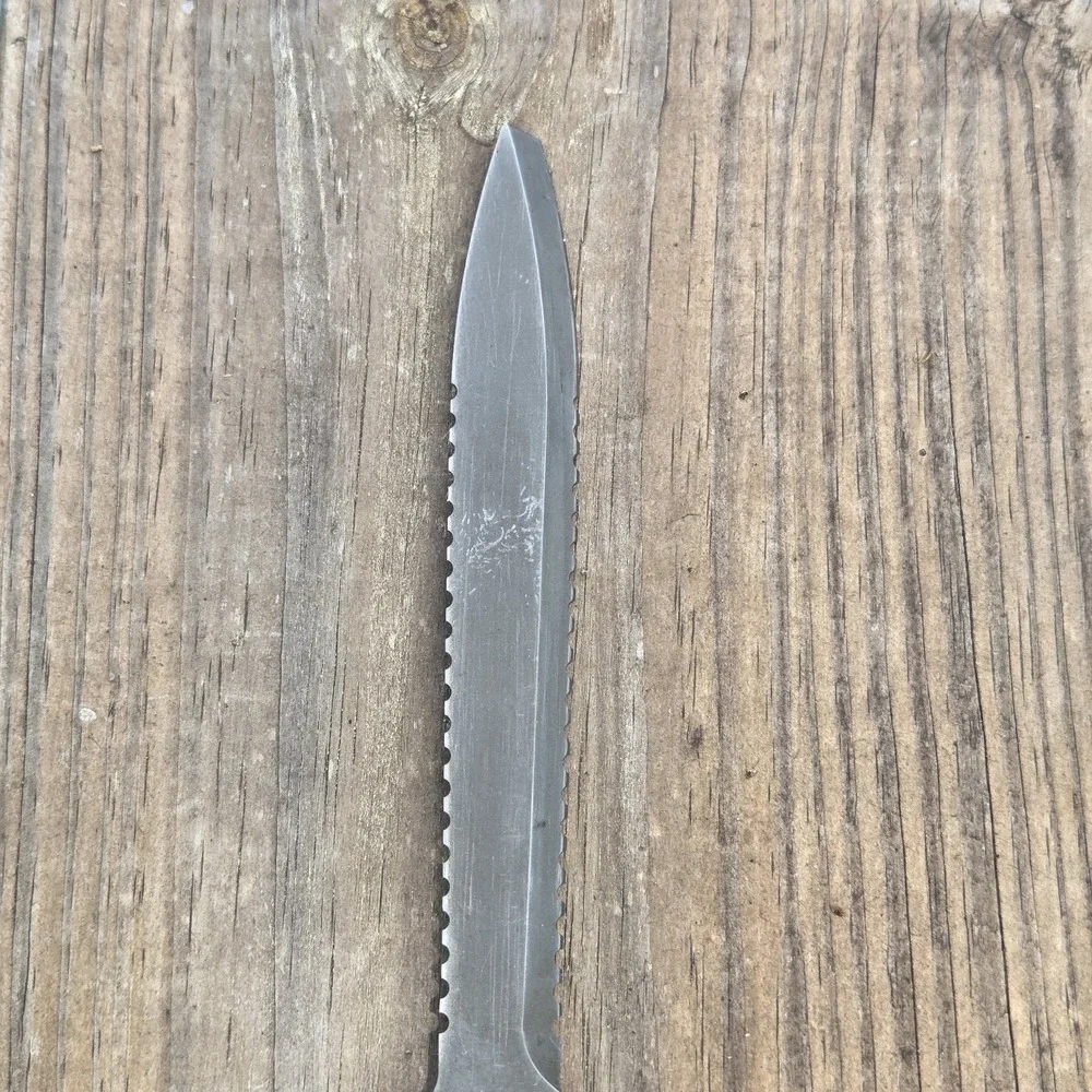 Original/Discontinued Masters of Defense MOD XSF-1 BESH Serrated Blackhawk Knife